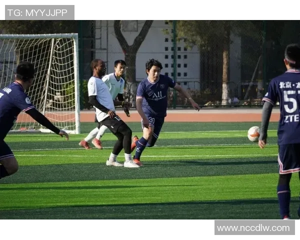 足球李浩：从青涩少年到职业球员的成长之路与奋斗故事